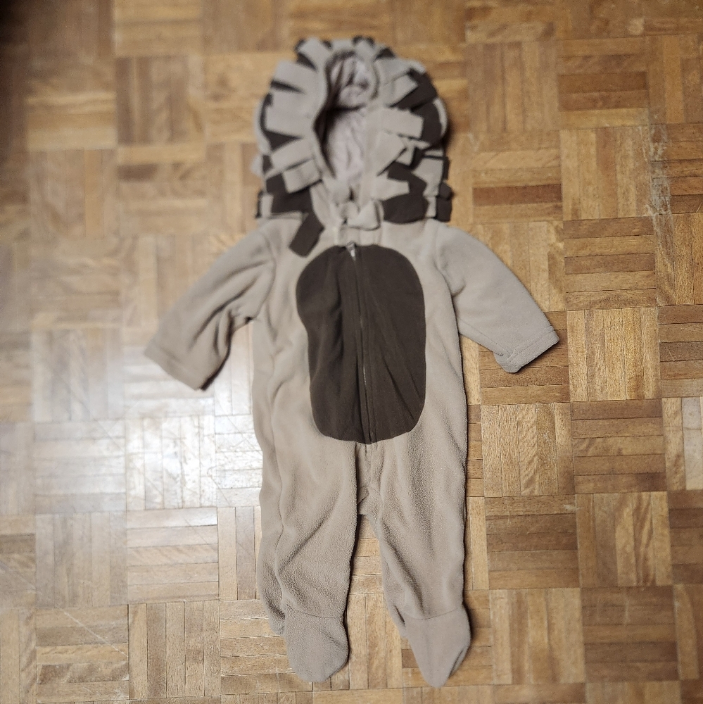 Old Navy 6-12 months fleece lion costume